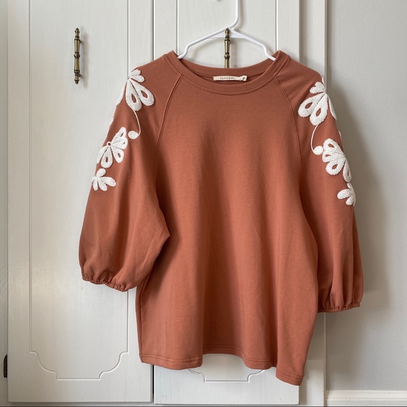 Ellison Tops - ELLISON embroidered top